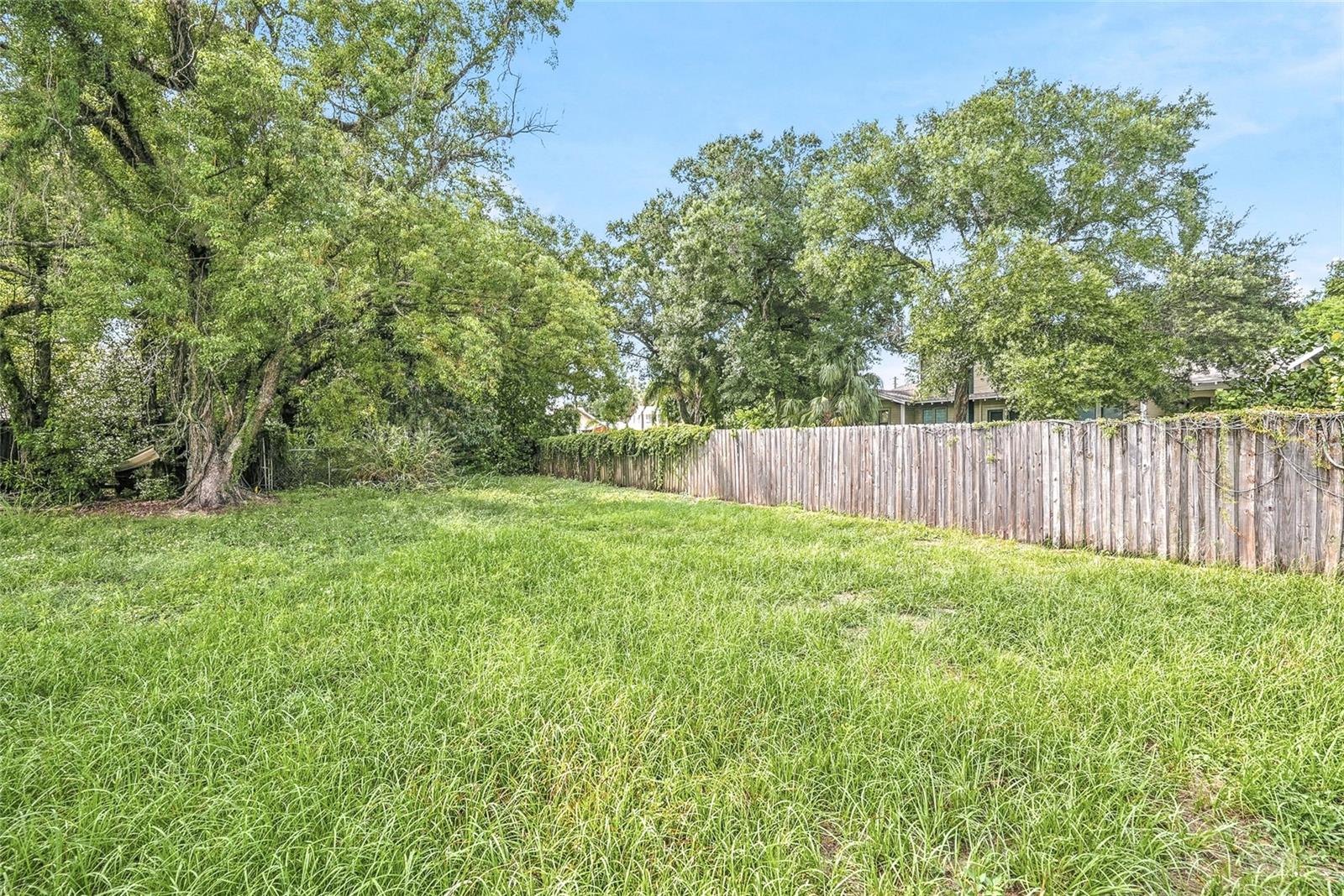 2904 N Elmore Ave Property Photo 5