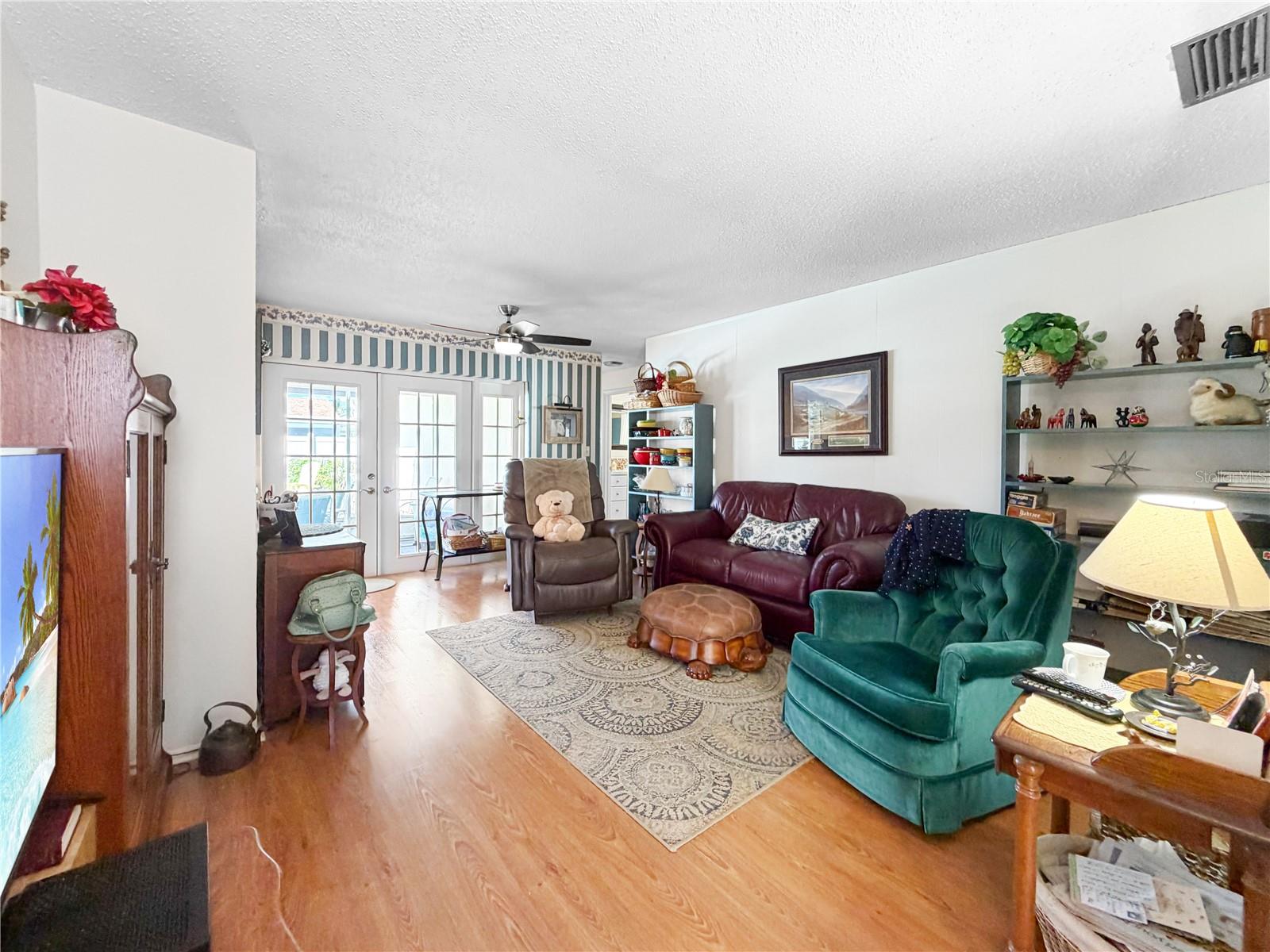 13655 Las Palmas Dr Property Photo 3