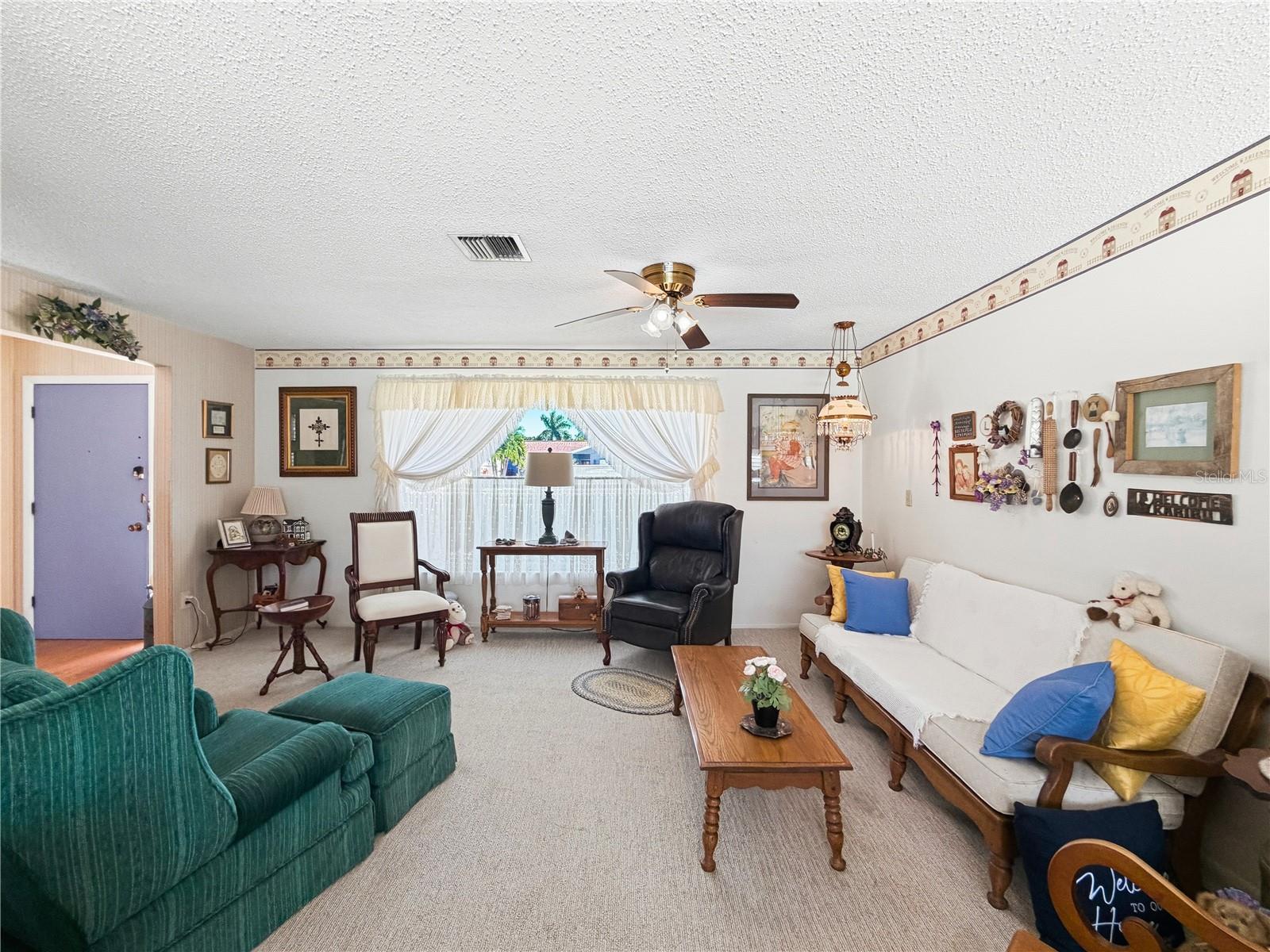 13655 Las Palmas Dr Property Photo 8