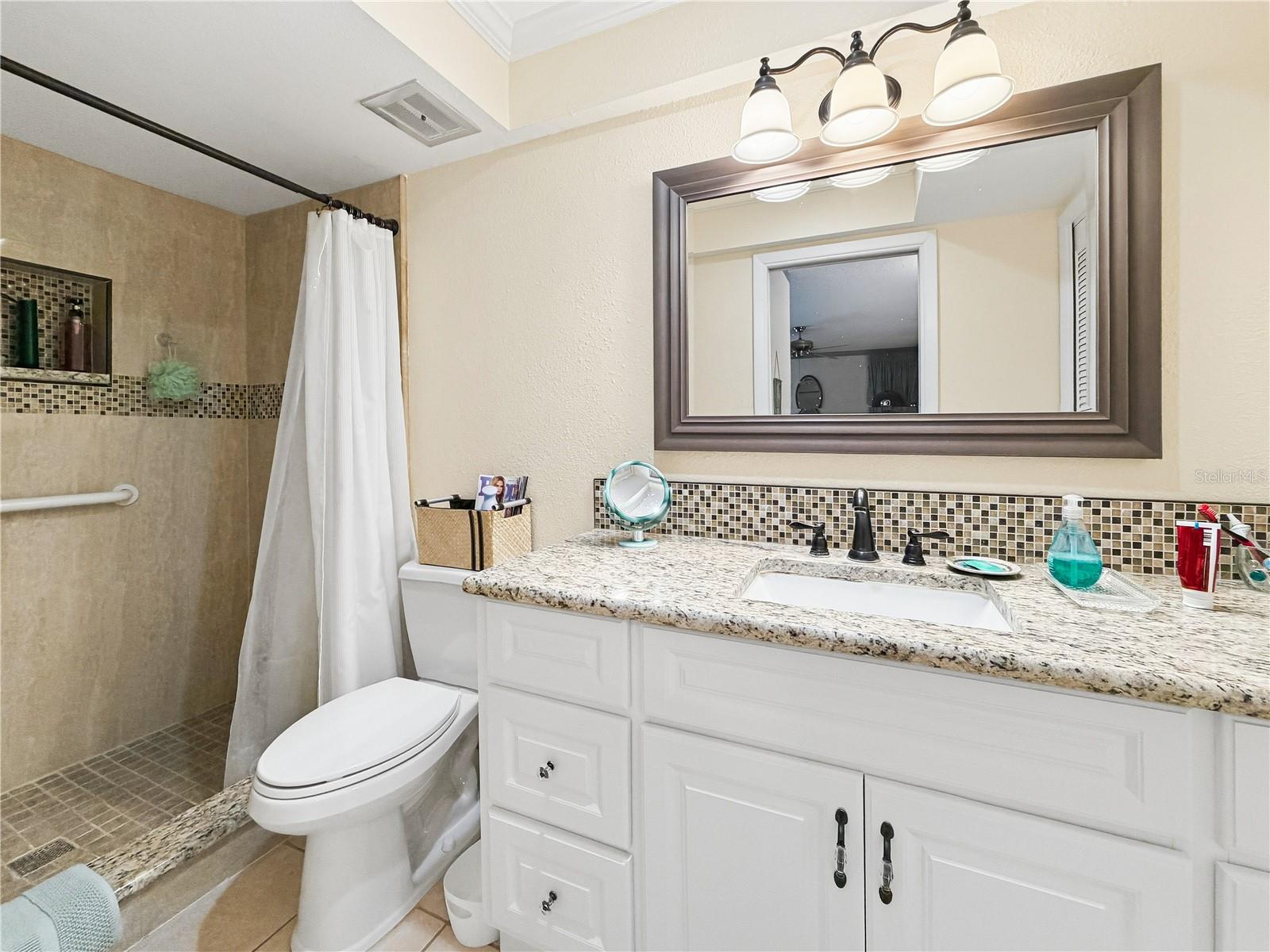 13655 Las Palmas Dr Property Photo 10
