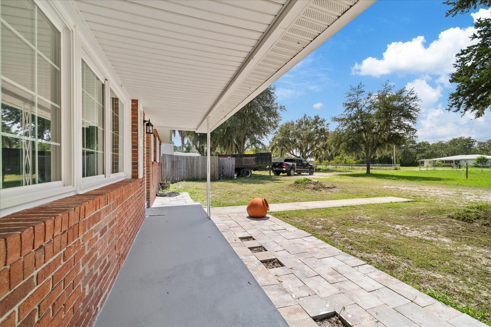8125 N Socrum Loop Rd Property Photo 3