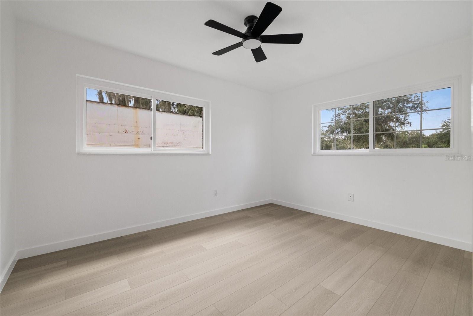 8125 N Socrum Loop Rd Property Photo 33