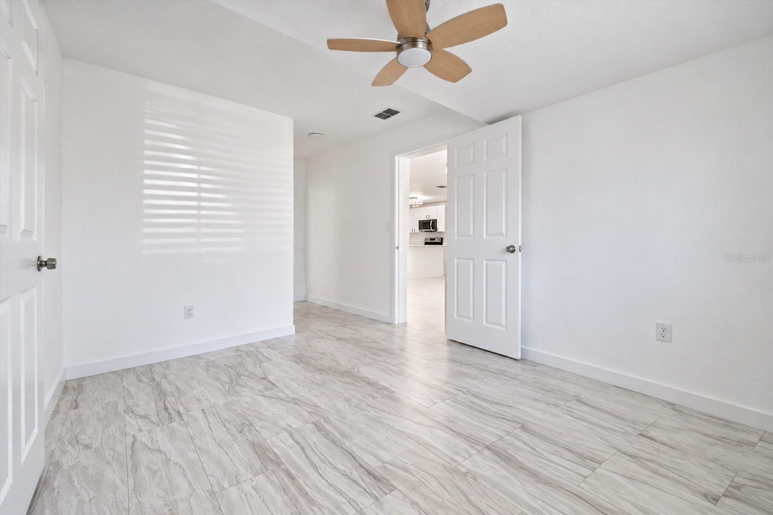 8125 N Socrum Loop Rd Property Photo 37