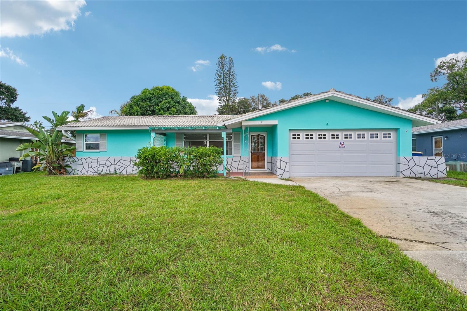 1777 Bentley St Property Photo 2