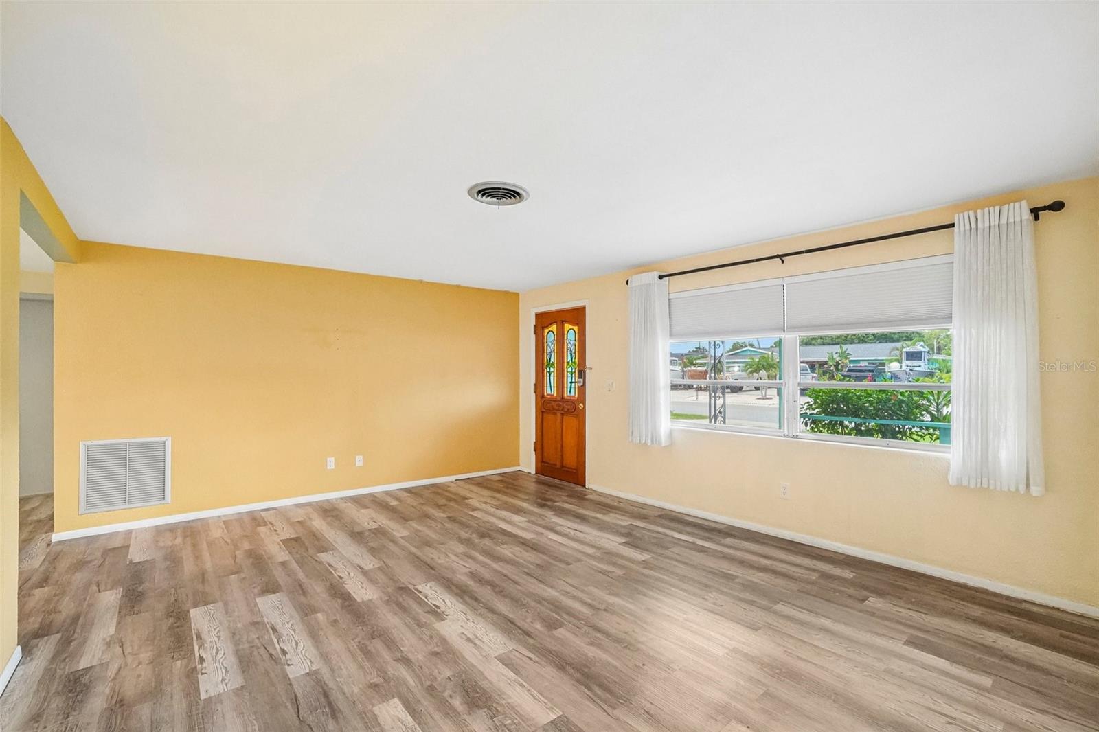 1777 Bentley St Property Photo 7