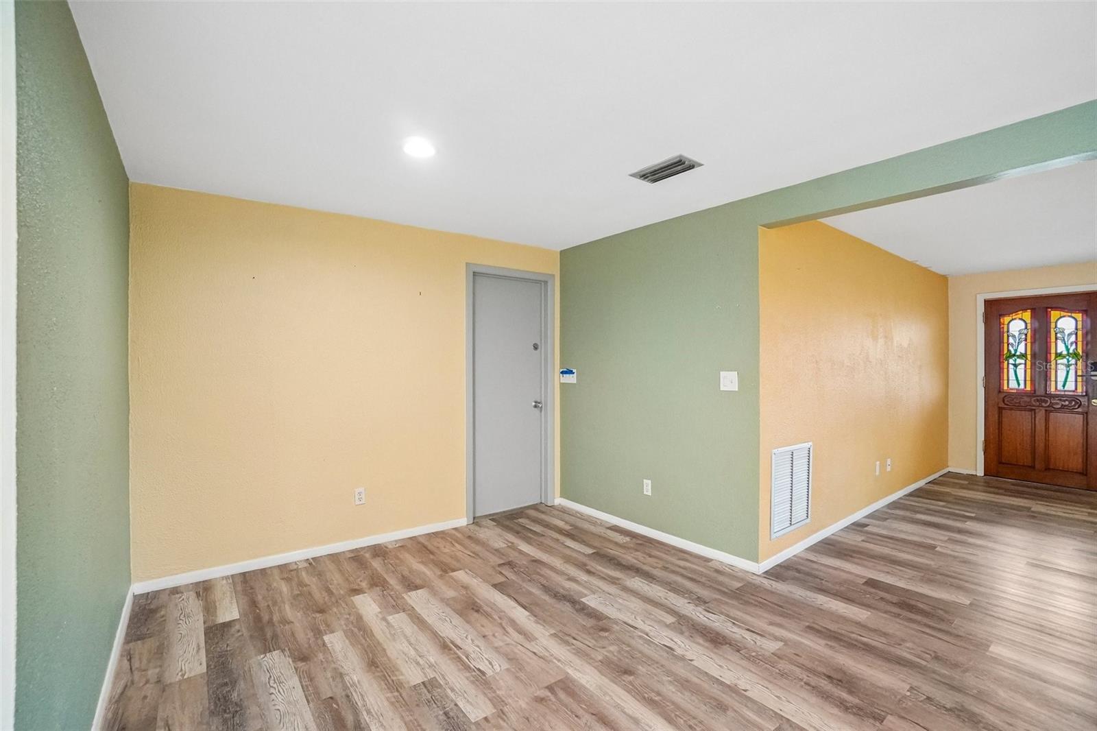 1777 Bentley St Property Photo 8