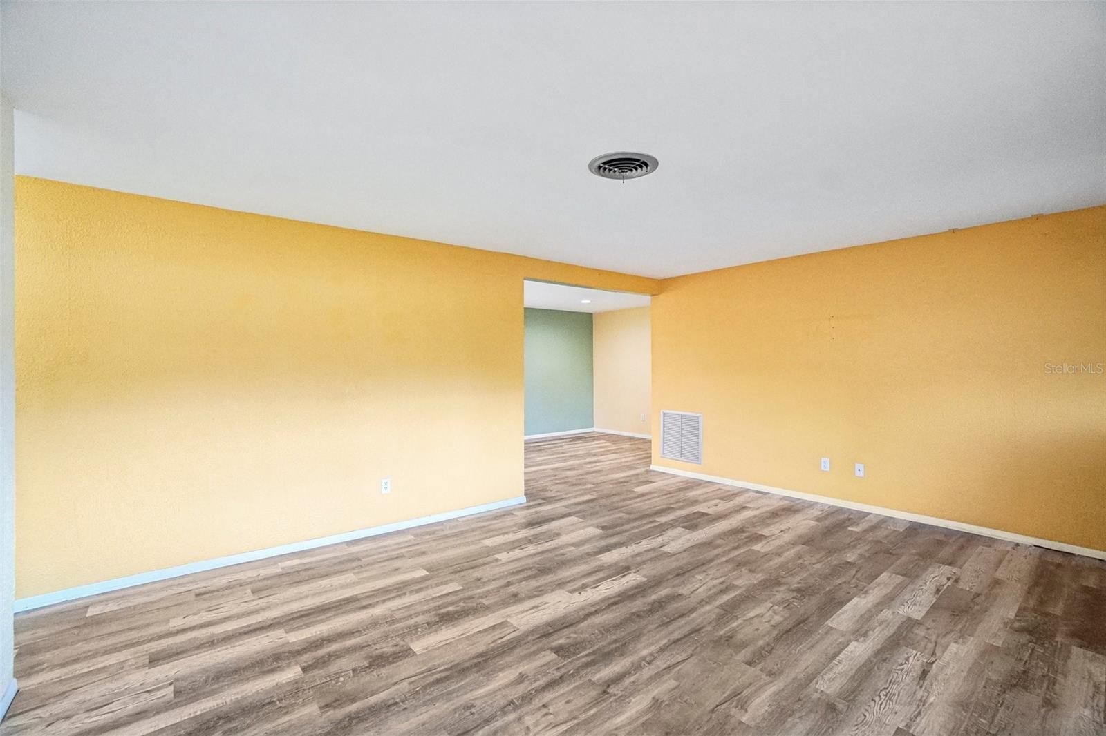 1777 Bentley St Property Photo 9