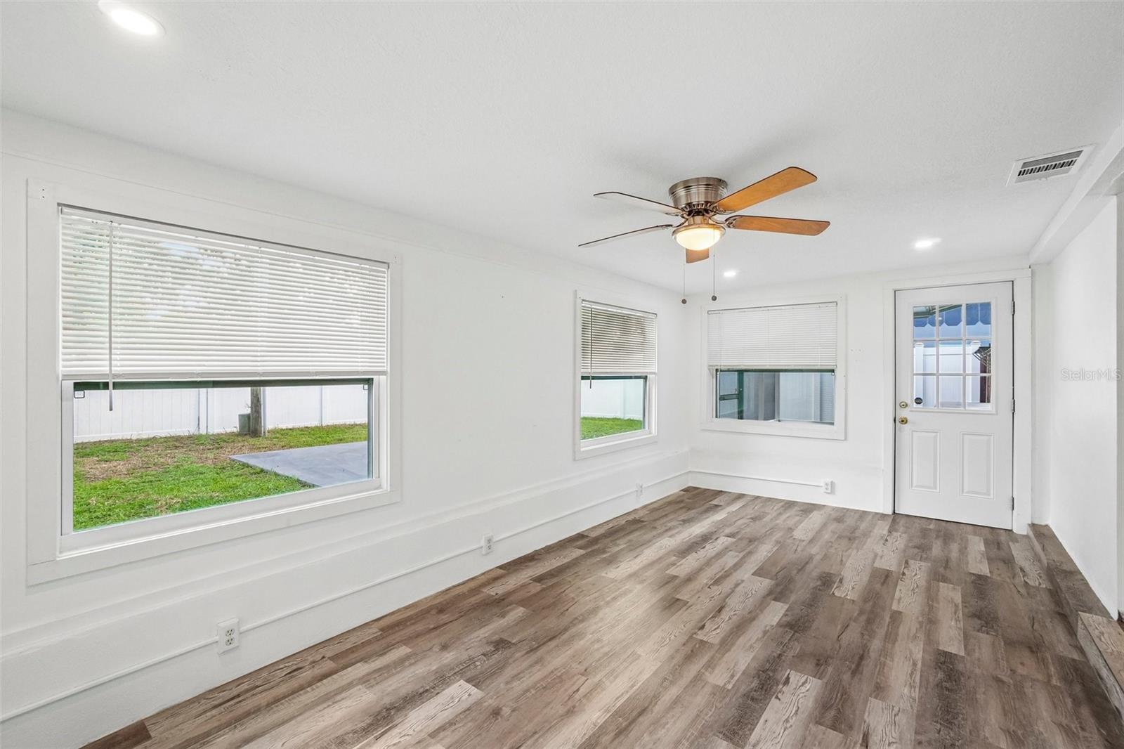 1777 Bentley St Property Photo 16