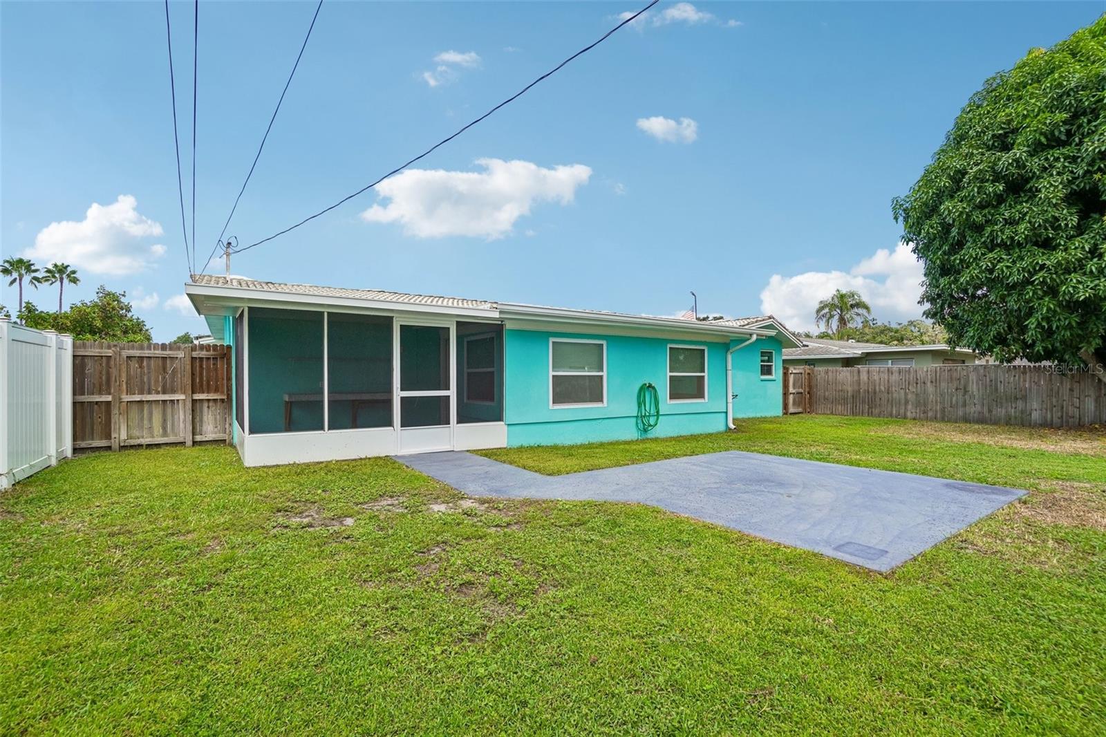 1777 Bentley St Property Photo 33