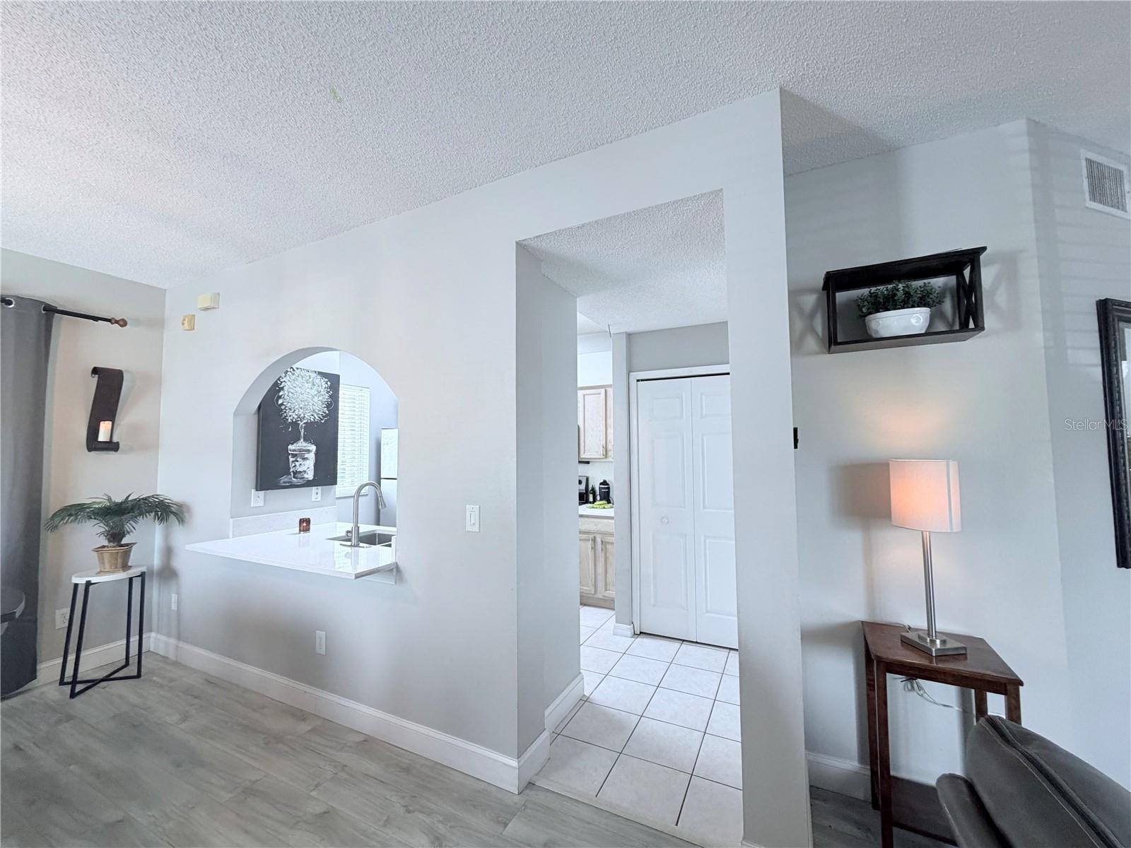 18120 Paradise Point Dr Property Photo 3