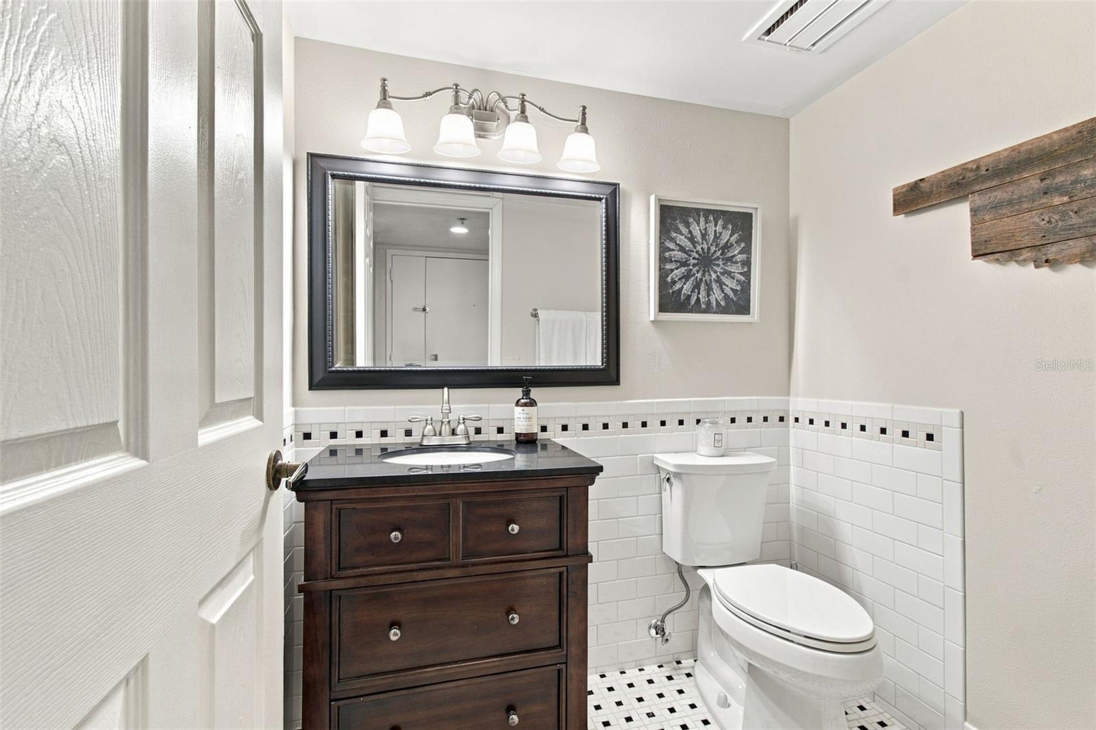 690 Island Way #511 Property Photo 14