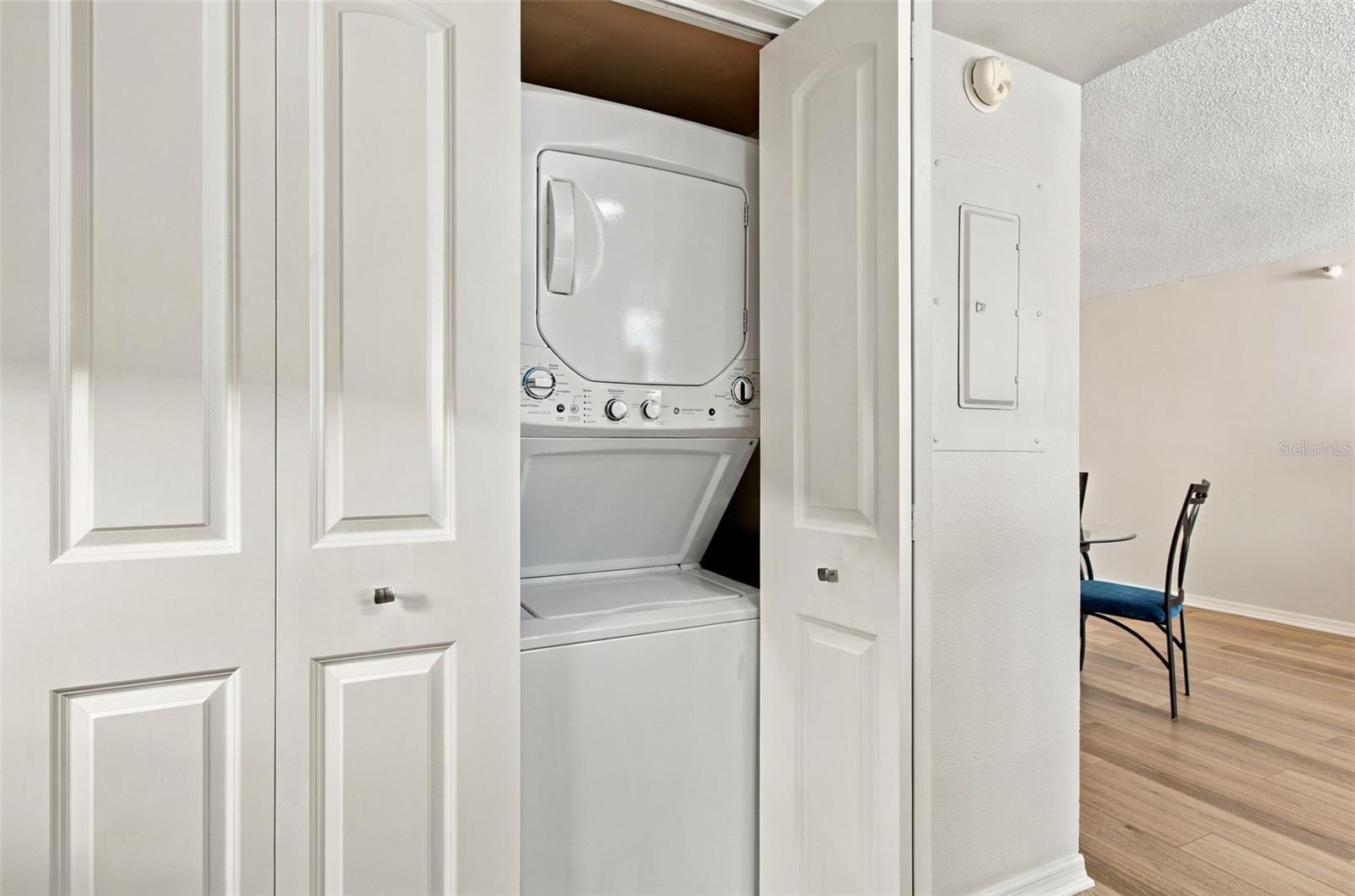 690 Island Way #511 Property Photo 24