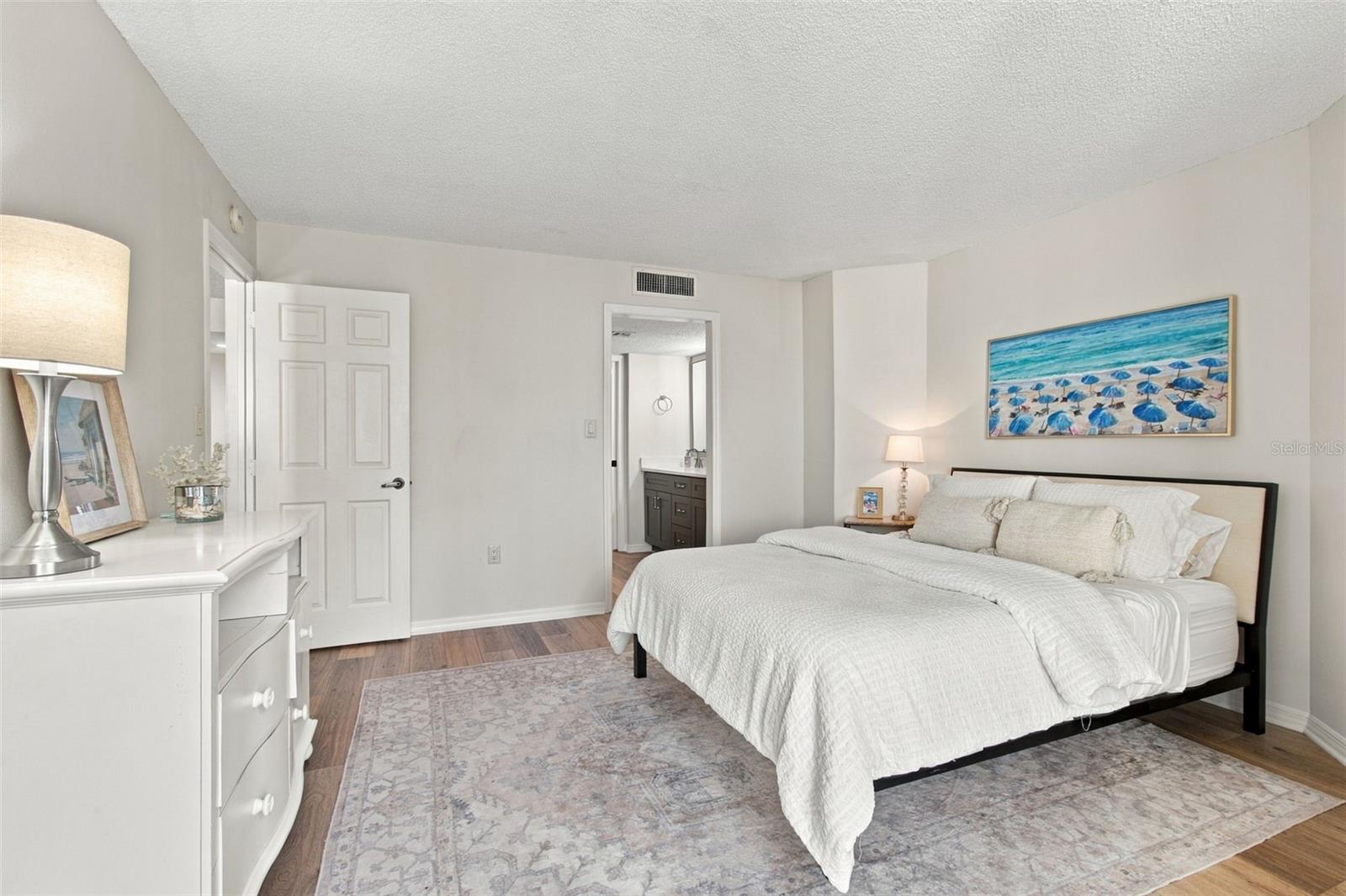 690 Island Way #511 Property Photo 28