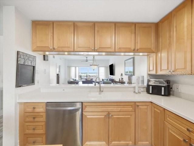425 150th Ave #2302 Property Photo 12