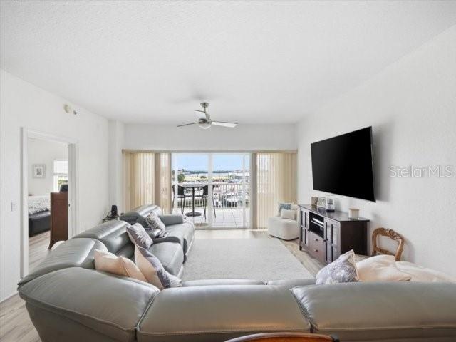 425 150th Ave #2302 Property Photo 20