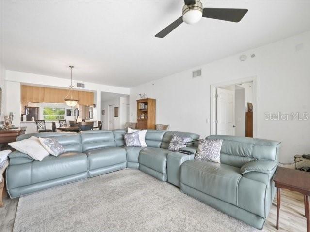 425 150th Ave #2302 Property Photo 24