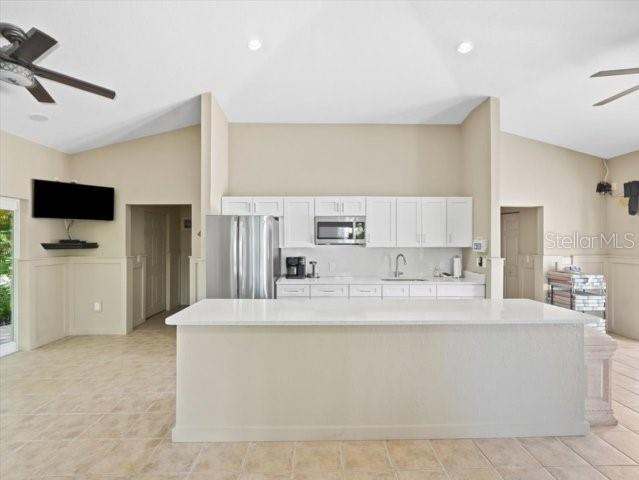 425 150th Ave #2302 Property Photo 53