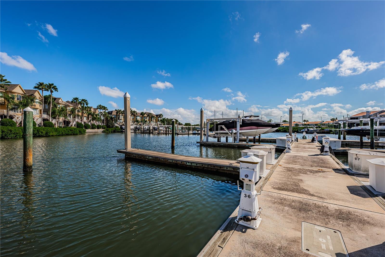 4324 Spinnaker Cove Ln Property Photo 3