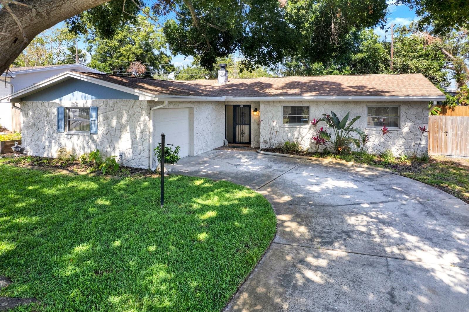 8253 137TH LN Property Photo 1