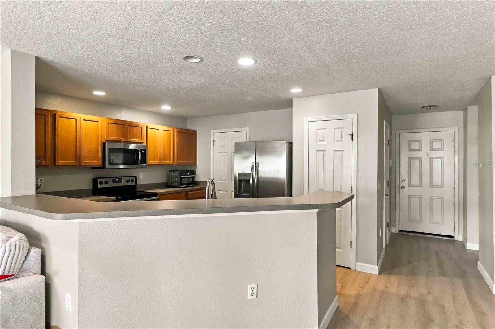 10810 Johanna Ave Property Photo 4