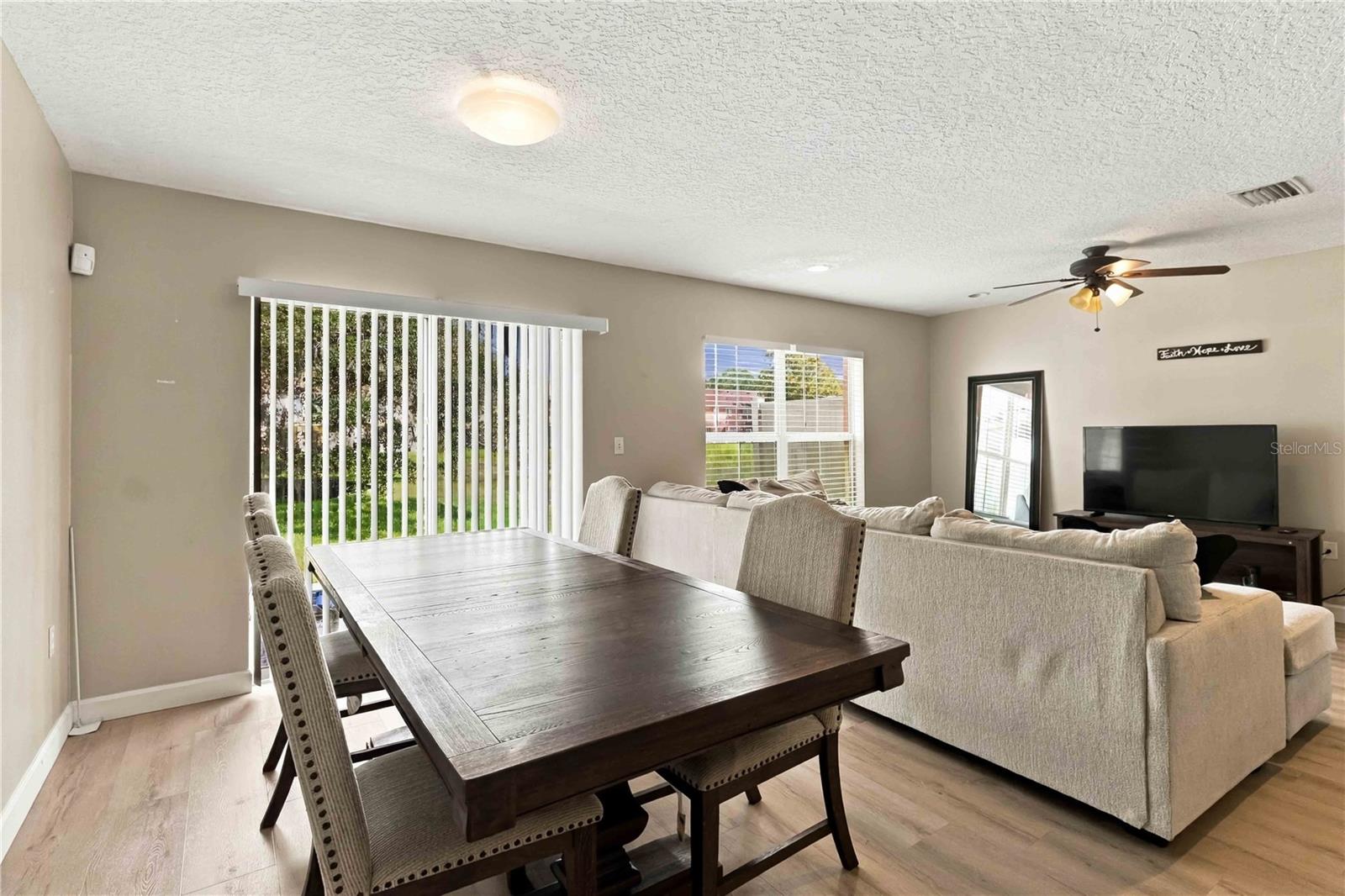 10810 Johanna Ave Property Photo 6