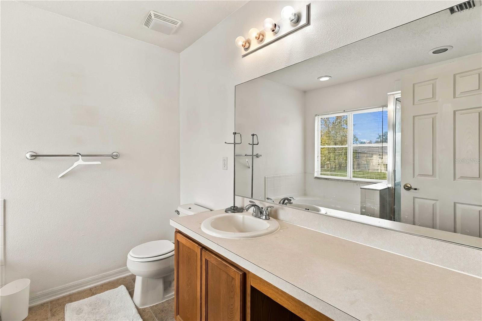10810 Johanna Ave Property Photo 10