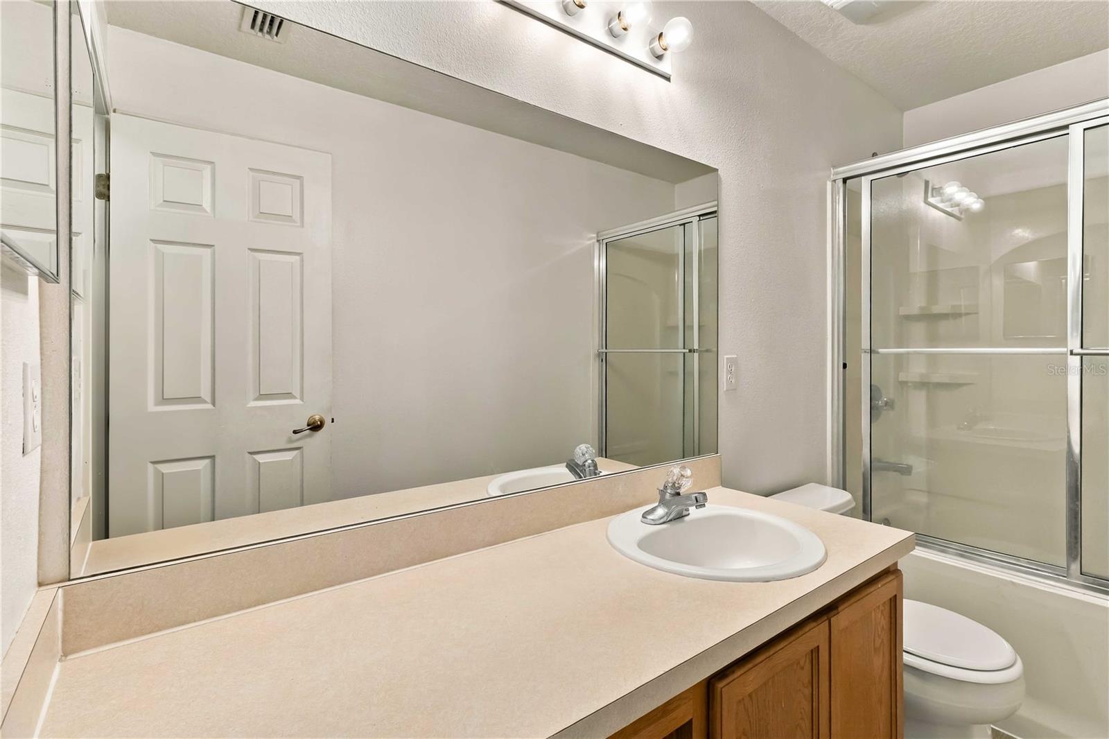 10810 Johanna Ave Property Photo 13