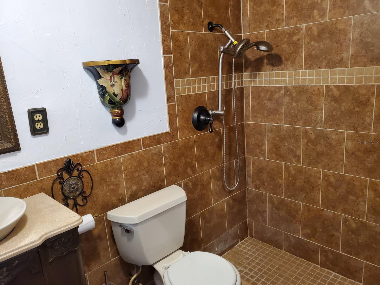 8502 Arrowhead Dr Property Photo 10