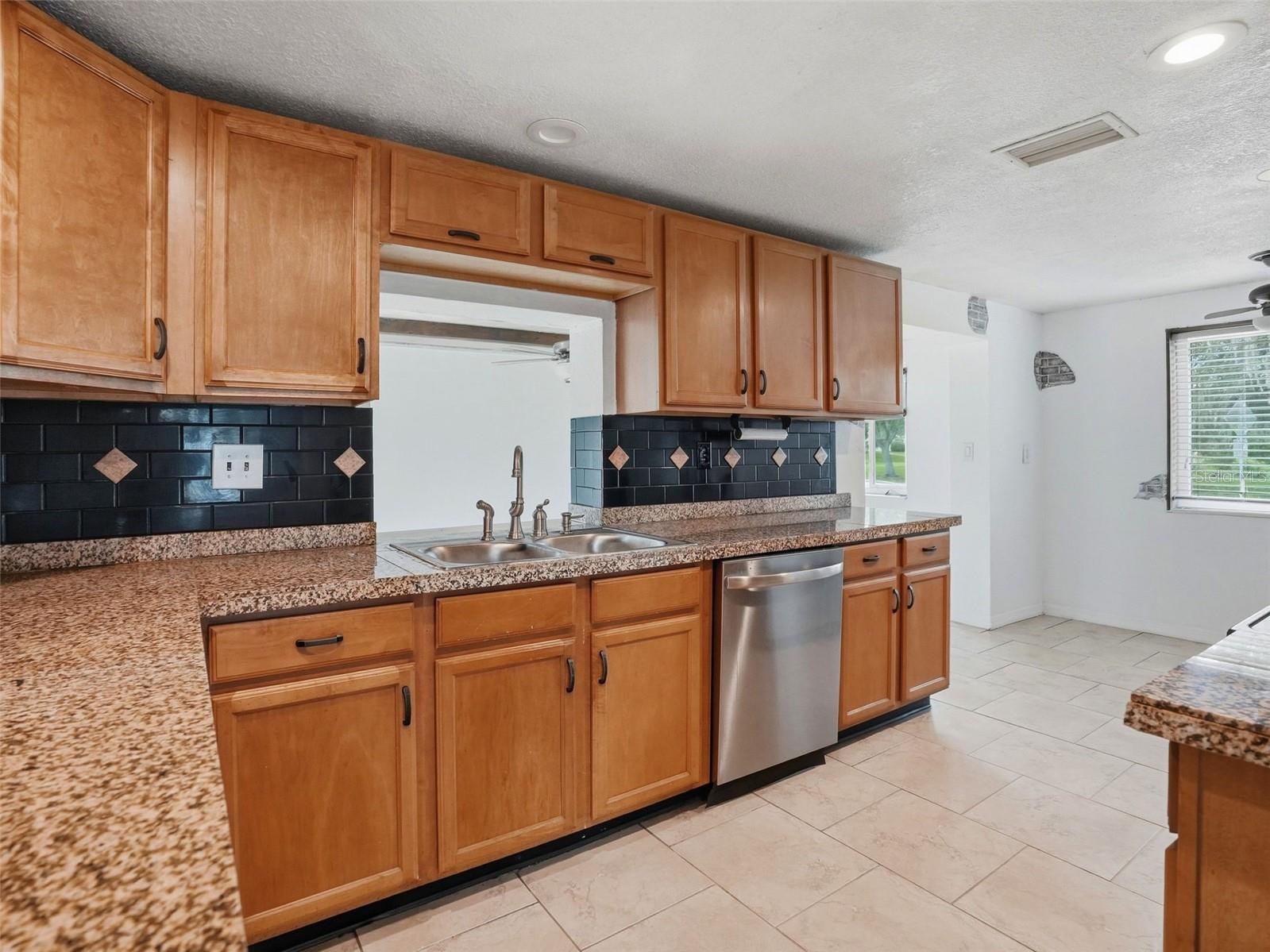 8502 Arrowhead Dr Property Photo 10