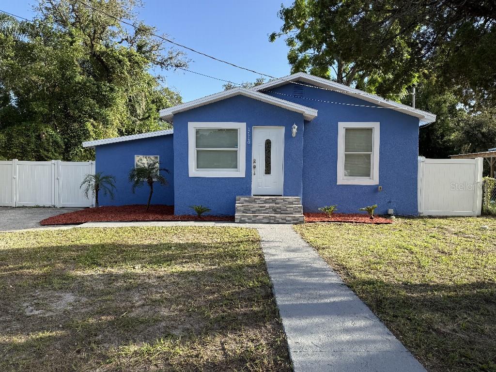1110 W KNOLLWOOD ST Property Photo 1