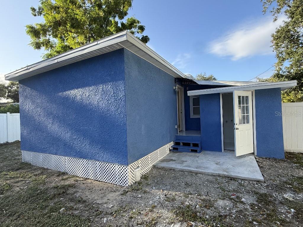 1110 W Knollwood St Property Photo 25