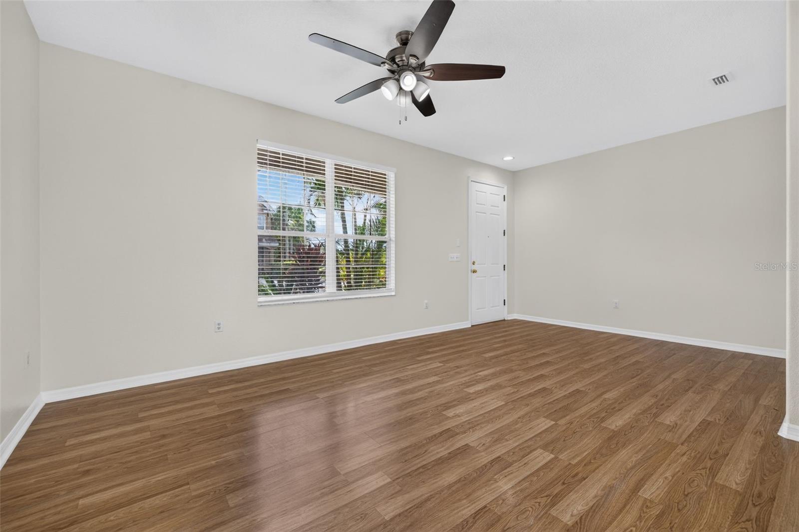 6585 Marlberry Way Property Photo 4