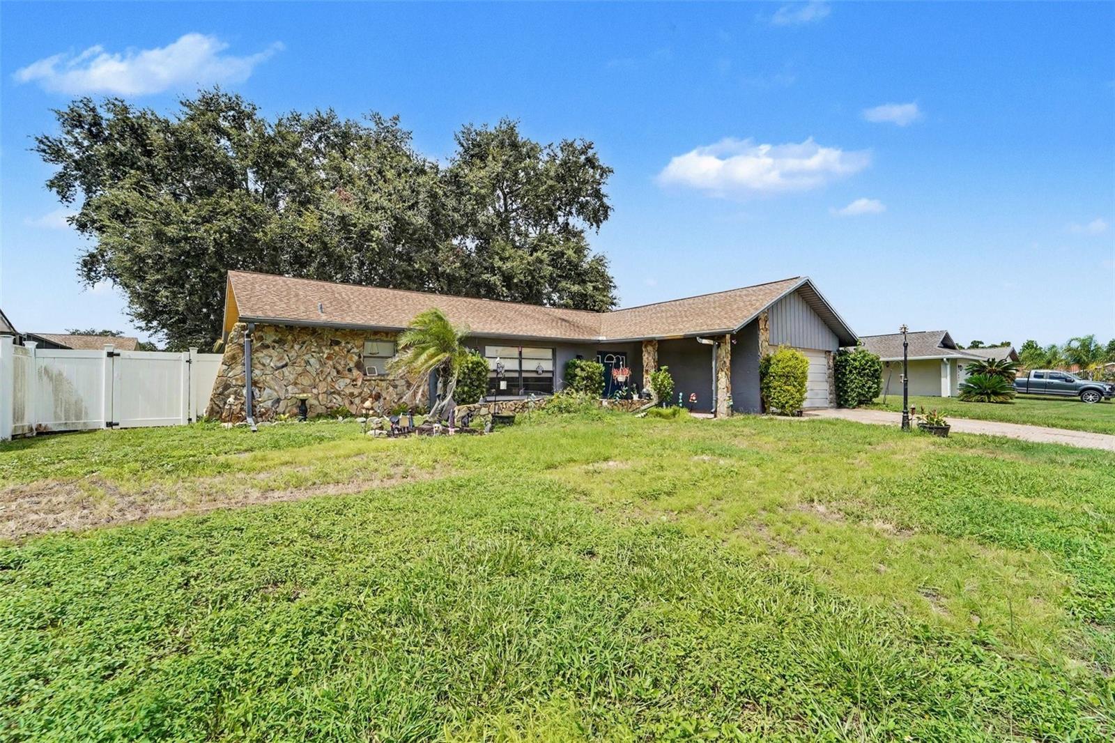 7606 Willow Brook Ct Property Photo 3