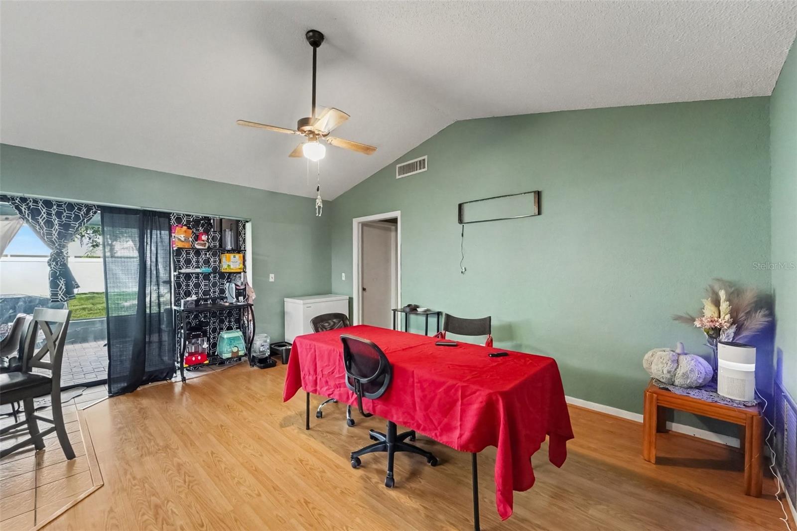 7606 Willow Brook Ct Property Photo 6
