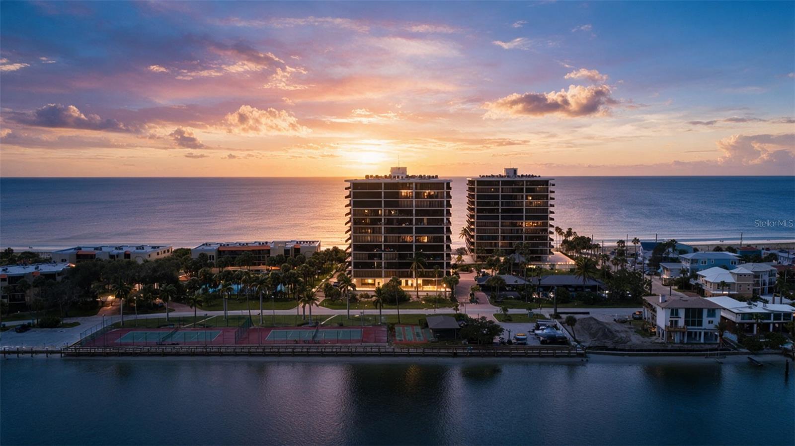 7600 Bayshore Dr #208 Property Photo 1