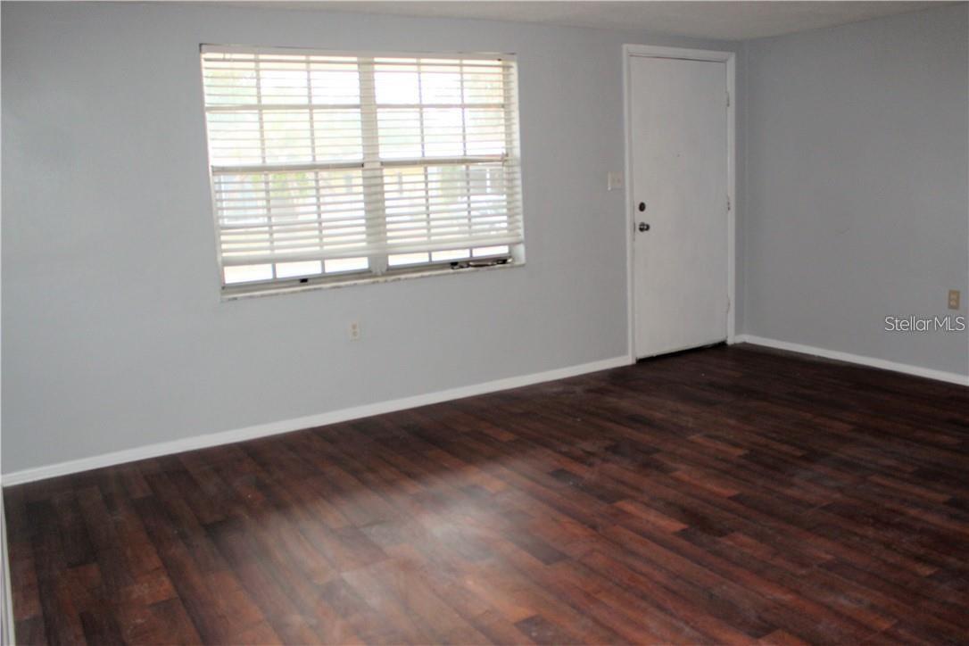 9920 Gray Fox Ln Property Photo 2