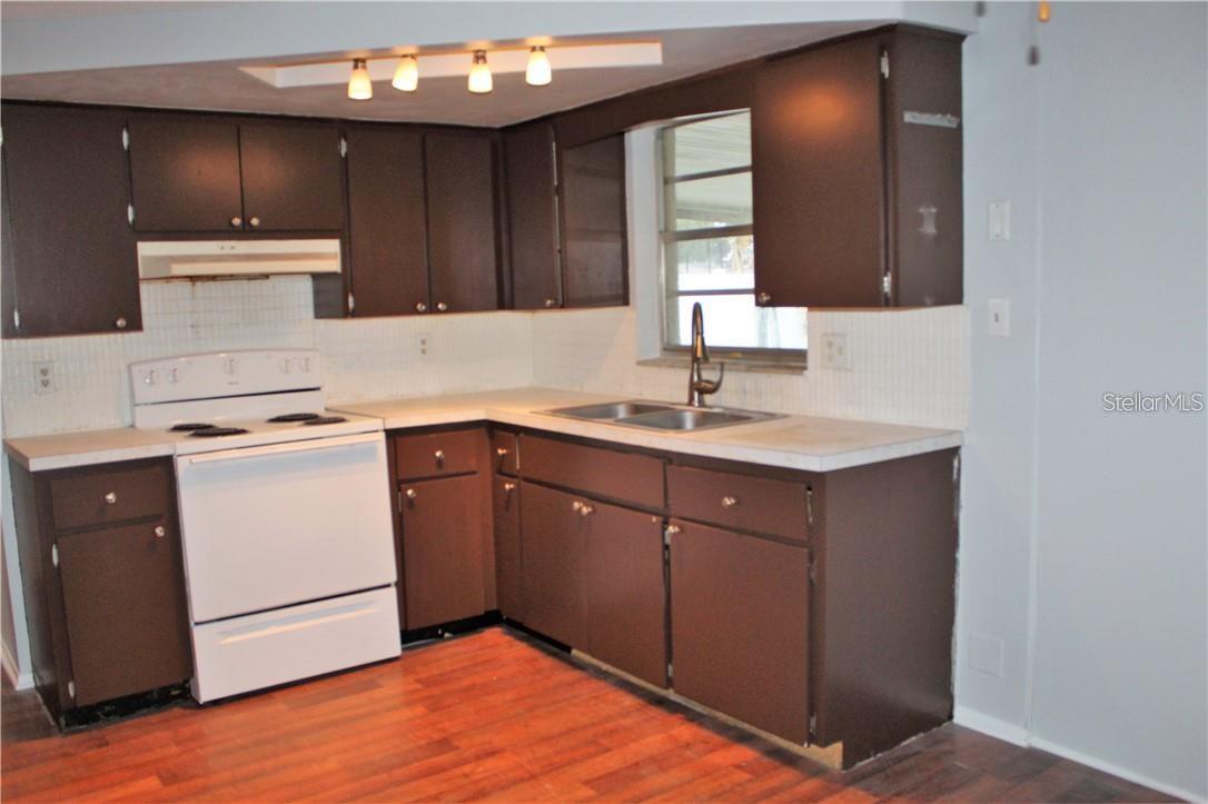 9920 Gray Fox Ln Property Photo 3