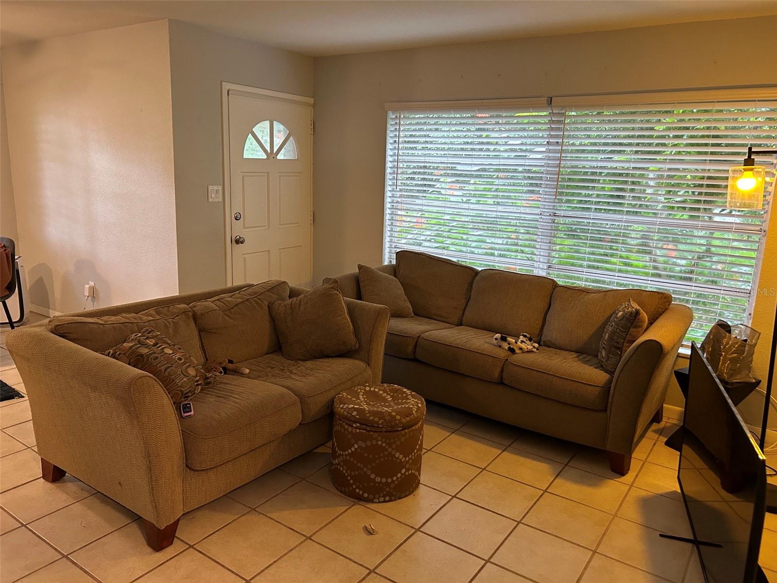 578 Vine Ave Property Photo 3