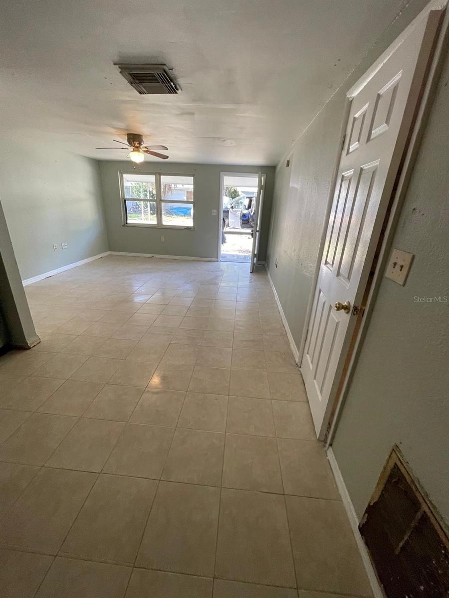 8428 Sunnydale Dr Property Photo 3
