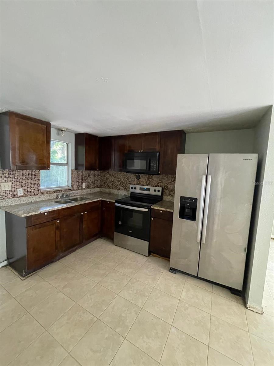 8428 Sunnydale Dr Property Photo 7