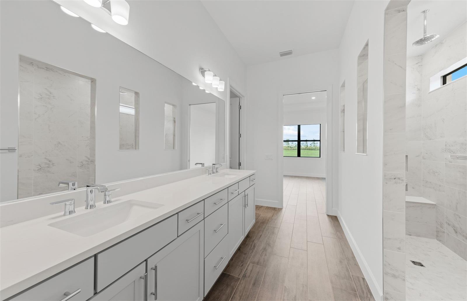5027 Golden Shore Ct Property Photo 15