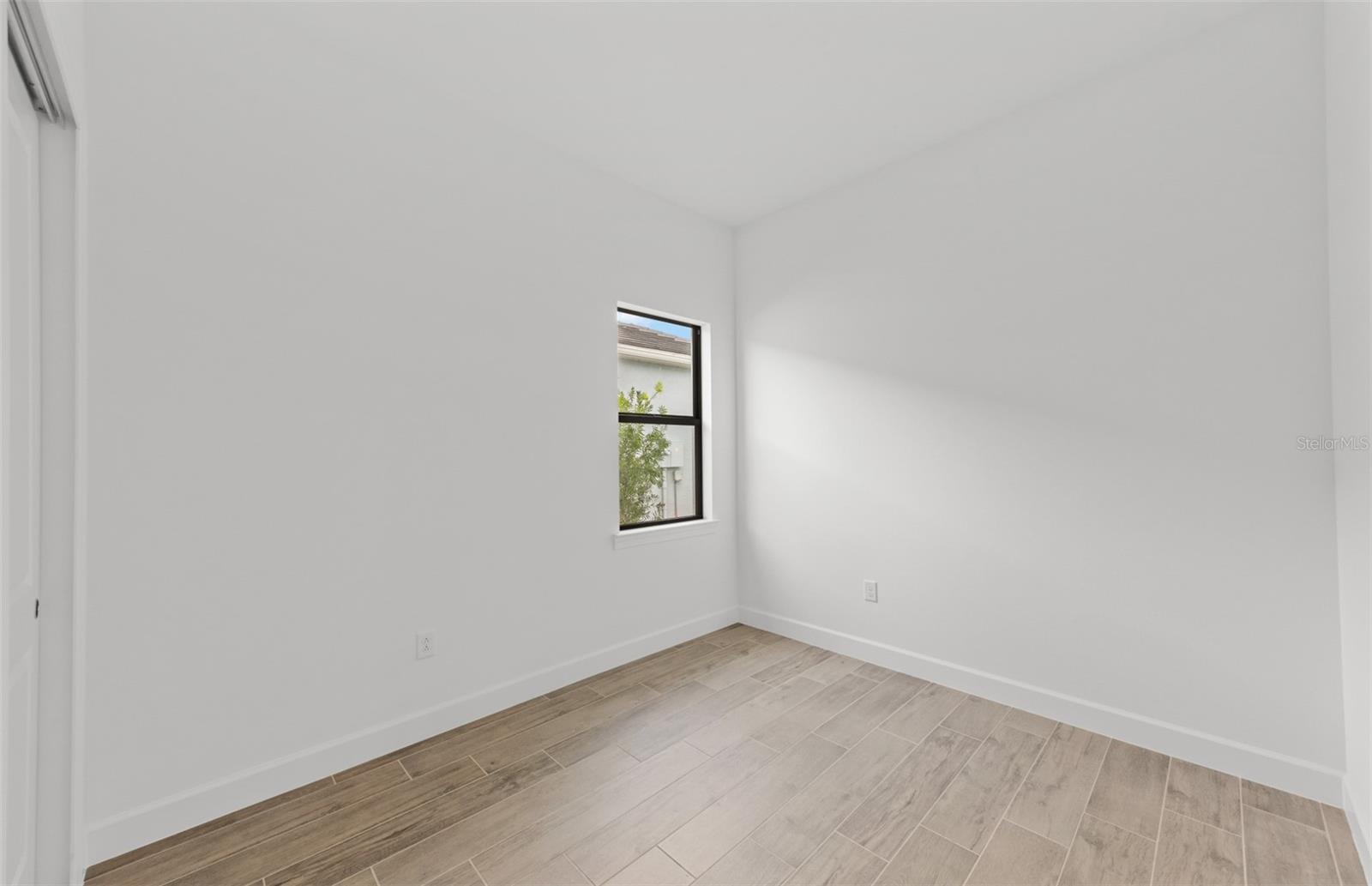 5027 Golden Shore Ct Property Photo 20