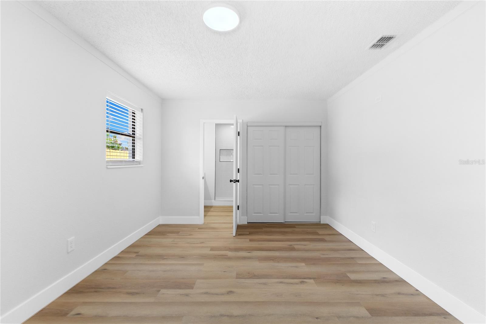 6911 Reindeer Rd Property Photo 10