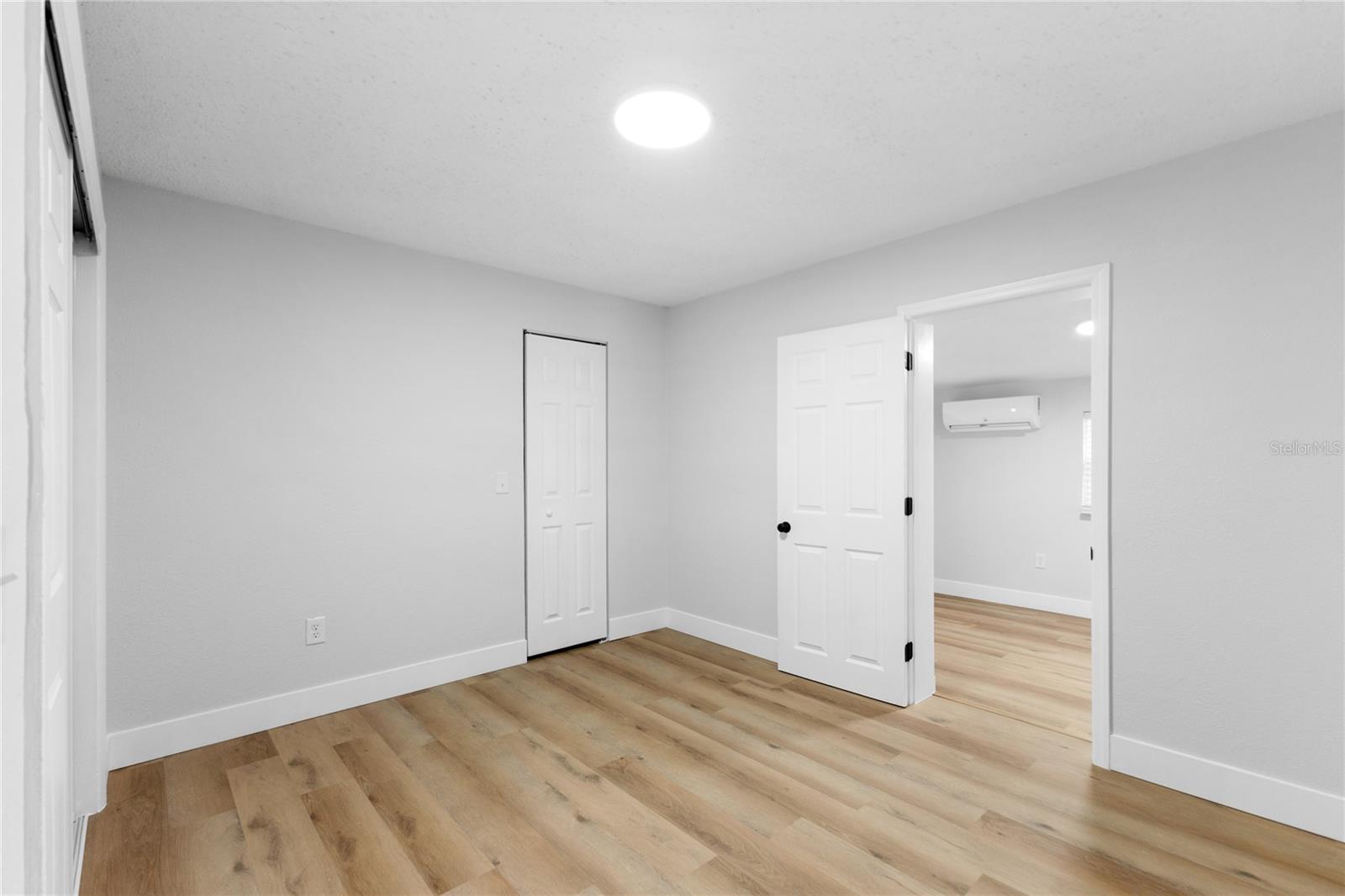 6911 Reindeer Rd Property Photo 13
