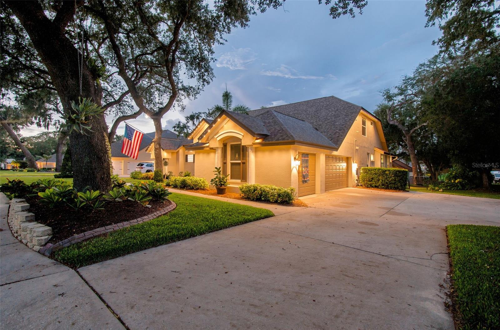 5105 Sylvan Oaks Dr Property Photo 3