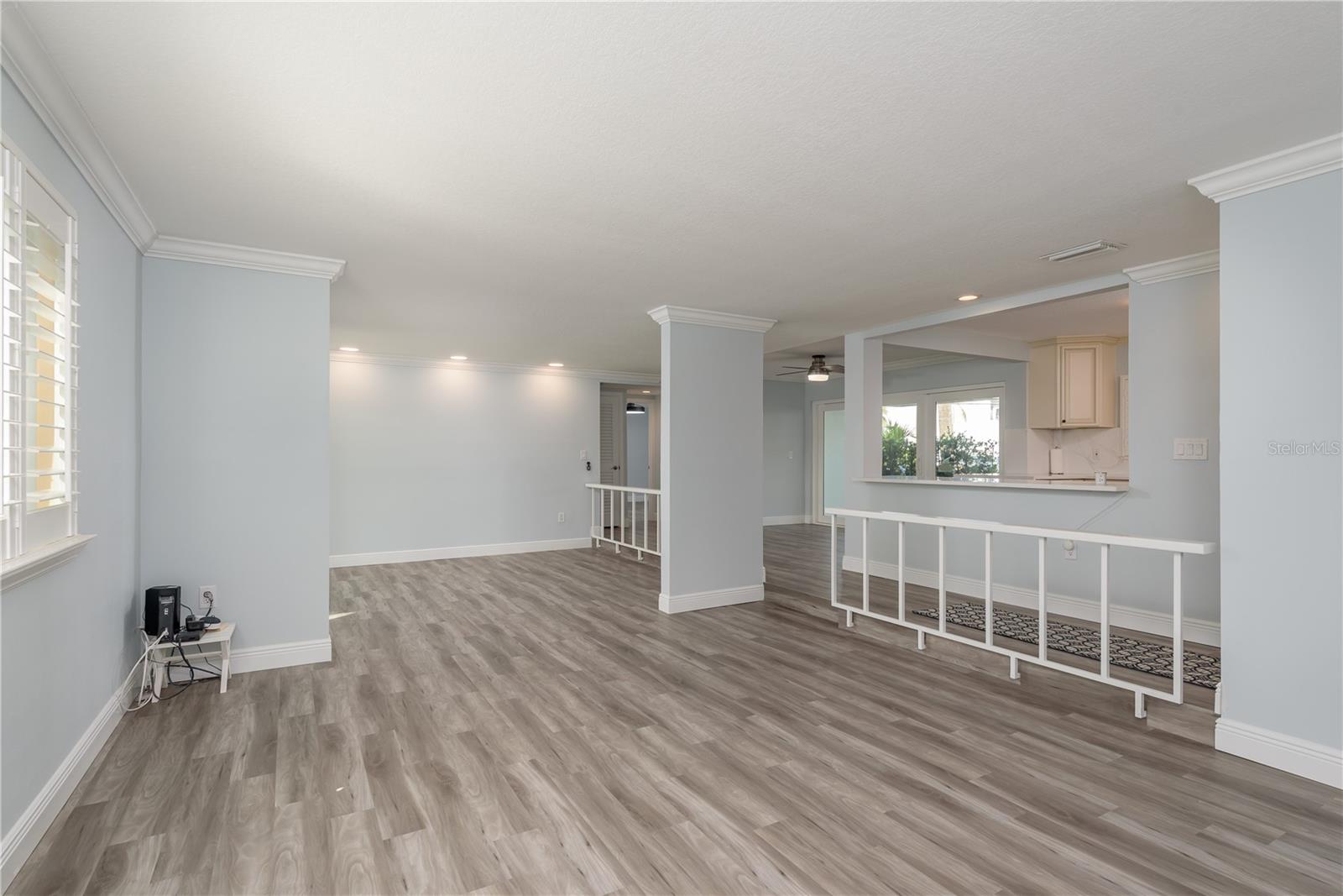 311 Island Way #101 Property Photo 14