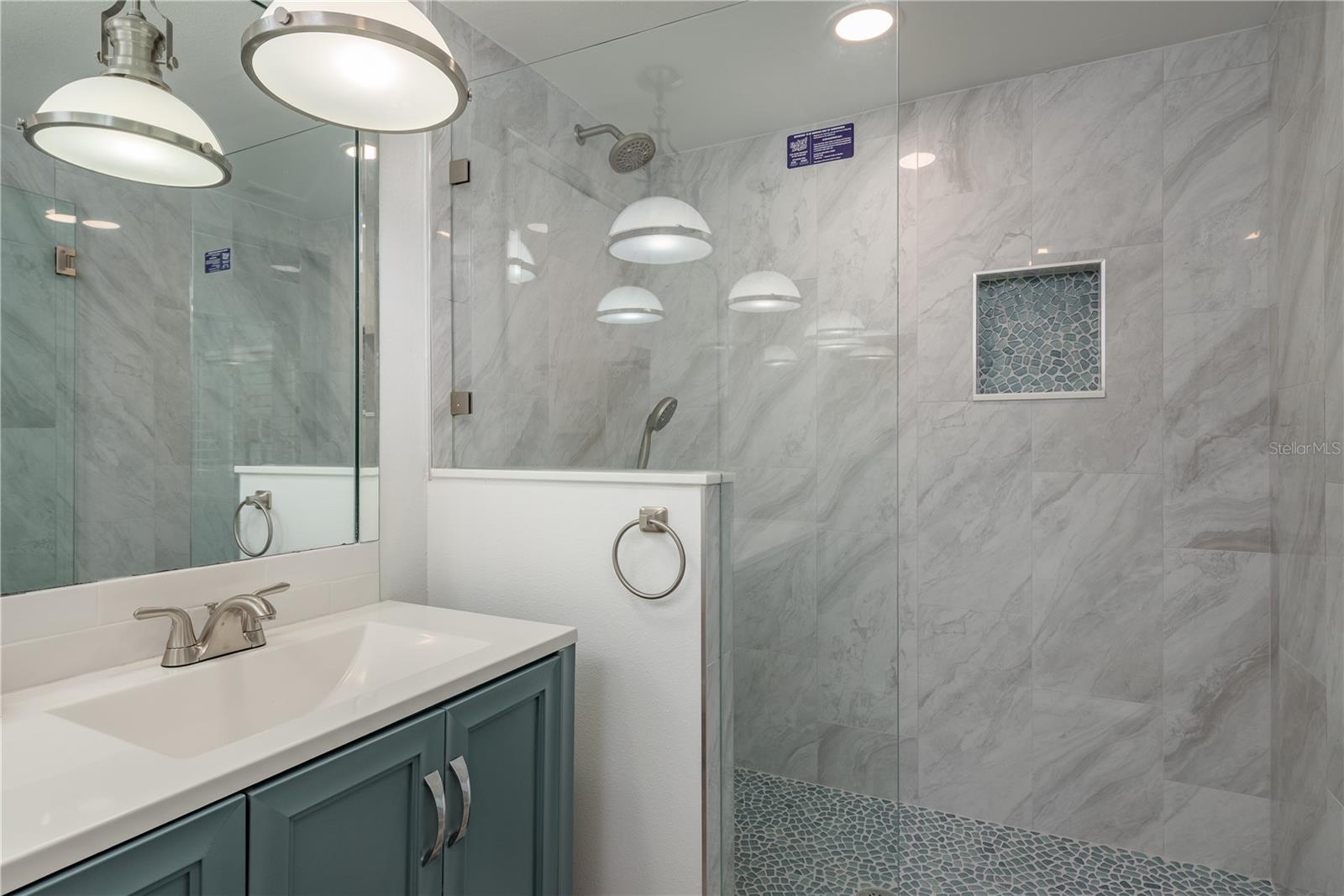311 Island Way #101 Property Photo 20