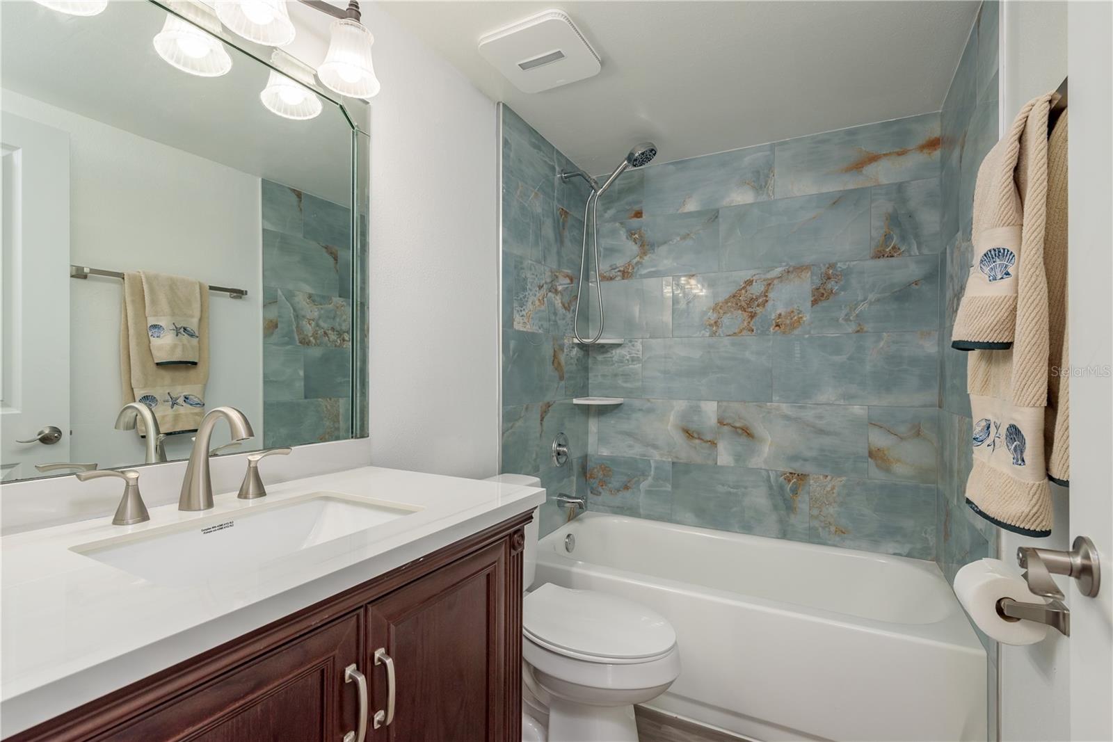 311 Island Way #101 Property Photo 28