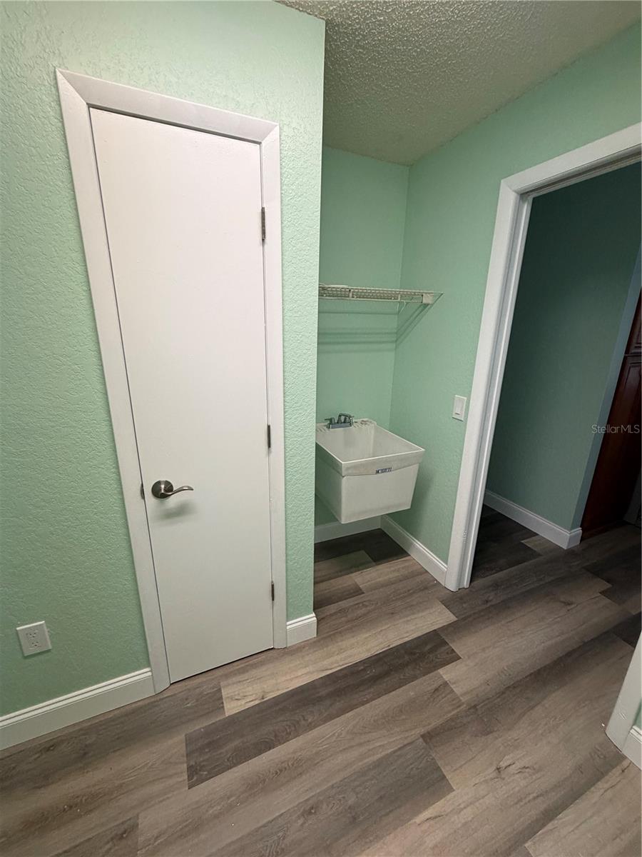 1214 Muscovy Dr Property Photo 6