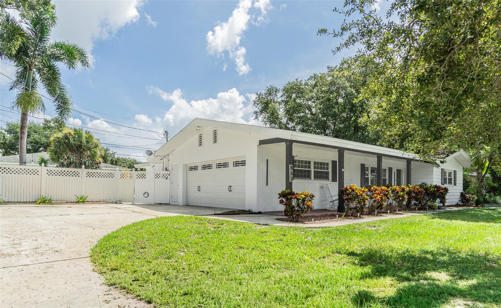 863 BAY BREEZE TER Property Photo 1